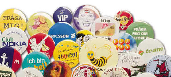 Badges, tilbehør og badgemaskiner i få eller større antal - med eller uden tryk.