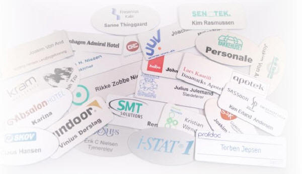 Reversskilte i aluminium med Deres logo og navn indgraveret