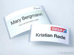 Badgepoint - Name tag systems - We make your name visible fra Dansk Erhvervsbeklædning. - som Standardprodukter, Individuelle produkter, og som Brancheløsninger: Navneskilte, Reversskilte, Bordskilte, Kampagneskilte, Badge, med tryk og gravering, efter opgaven.