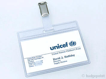 Badgepoint - Name tag systems - We make your name visible fra Dansk Erhvervsbeklædning. - som Standardprodukter, Individuelle produkter, og som Brancheløsninger: Navneskilte, Reversskilte, Bordskilte, Kampagneskilte, Badge, med tryk og gravering, efter opgaven.