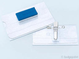 Badgepoint - Name tag systems - We make your name visible fra Dansk Erhvervsbeklædning. - som Standardprodukter, Individuelle produkter, og som Brancheløsninger: Navneskilte, Reversskilte, Bordskilte, Kampagneskilte, Badge, med tryk og gravering, efter opgaven.