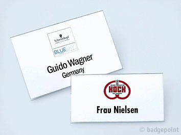 Badgepoint - Name tag systems - We make your name visible fra Dansk Erhvervsbeklædning. - som Standardprodukter, Individuelle produkter, og som Brancheløsninger: Navneskilte, Reversskilte, Bordskilte, Kampagneskilte, Badge, med tryk og gravering, efter opgaven.