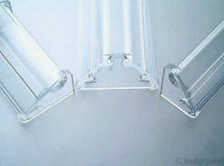 Badgepoint - Name tag systems - We make your name visible fra Dansk Erhvervsbeklædning. - som Standardprodukter, Individuelle produkter, og som Brancheløsninger: Navneskilte, Reversskilte, Bordskilte, Kampagneskilte, Badge, med tryk og gravering, efter opgaven.