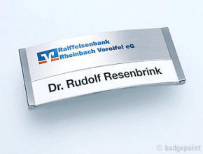 Badgepoint - Name tag systems - We make your name visible fra Dansk Erhvervsbekl�dning. - som Standardprodukter, Individuelle produkter, og som Branchel�sninger: Navneskilte, Reversskilte, Bordskilte, Kampagneskilte, Badge, med tryk og gravering, efter opgaven.