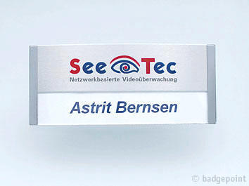Badgepoint - Name tag systems - We make your name visible fra Dansk Erhvervsbekl�dning. - som Standardprodukter, Individuelle produkter, og som Branchel�sninger: Navneskilte, Reversskilte, Bordskilte, Kampagneskilte, Badge, med tryk og gravering, efter opgaven.