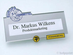 Badgepoint - Name tag systems - We make your name visible fra Dansk Erhvervsbekl�dning. - som Standardprodukter, Individuelle produkter, og som Branchel�sninger: Navneskilte, Reversskilte, Bordskilte, Kampagneskilte, Badge, med tryk og gravering, efter opgaven.