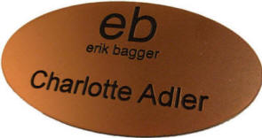 Ovalt navneskilt i kobber, i guld- eller s�lvlook Dimensioner: 70 x 35 mm 