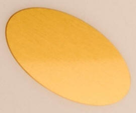 38416 3304 Ovalt gaveskilt  i b�rstet messing til gravering. Dimensioner: 44 x 24 x 1 mm. 