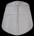 Habit- og dragtpose i tekstilfiber - med flap og forst�rkning ved b�jleoph�ng.