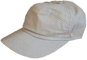 Commander cap. God pasform og forbuet skygge. Regulerbar bomuldsstrop med antik clipsp�nde. Dess.: 231 K2C-2005