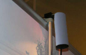En foruds�tning for at lampen let kan anbringes uden brug af v�rkt�j er, at standerens lodrette r�r slutter med et hul, der er mellem � 8,1 og 10,0 mm. (Kan leveres med andre hul-diametre).