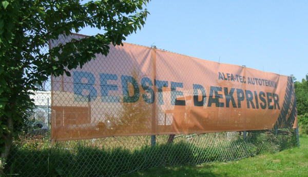 Bannere og afdækning i metermål, med Deres budskab tryk eller applikeret på en eller to sider