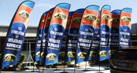 Beachflag ... til ude og inde. Feather flag ... Teardrop flag ... Lodrette flag ...