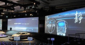 Medier baggrunde ... til ude og inde ... Bannere ... i net, pvc og som block out. Bordduge ... Pallesvøb ... National- og reklameflag ... Andre bannere ...