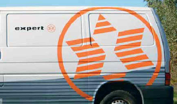 Eksempel p logo og effektstriber p en Expertbus.