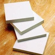 Opskummet PVC-plade beror ekstruderede ark