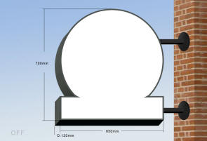 Et eksempel på udhængsskilt med vægbeslag, der dekoreres individuelt efter opgave, baggrundsbelyst