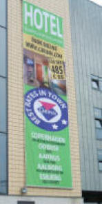 Bannere og posters med tekster, fotos eller logo - til brug som de er, eller til montering og oph�ngning.