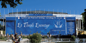 Ønsket om stadig større og større formater kan løses på vore solvente printere i formater op til 300 cm i bredden, 360 dpi, fire-farvet, UV-bestandig i op til 5 år - og i en hastighed op til 182 m2 i timen.