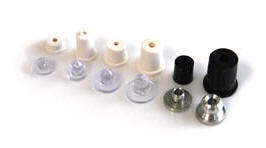 Bogstaver kan leveres med flere forskellige montageløsninger, f.eks. med stag, snapfix, duallock, "lakridstape", tape, eller med magneter.