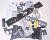 Overlays og plastskilte i serigrafi og digitalprint - i udvikling, produktion og med levering af grafiske fronte og paneler til ethvert t�nkeligt form�l