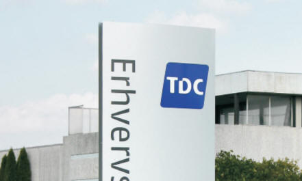 Exclusiv pylon i formatet 1500 x 6000 mm. i natur aluminium.