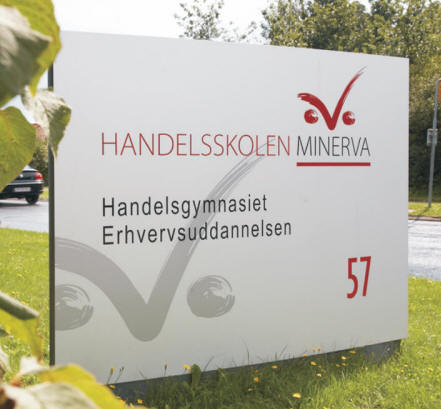 Exclusiv pylon, her i et format på 2000 x 1500 mm., i natur aluminium.