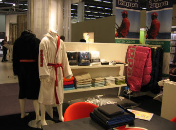 Stofbannere kan leveres i hvilket som helst mål og farver.