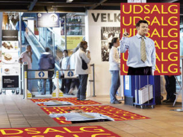 Traditionel - daglig - facade og indgang - med logomtter og ophngning - Alt i reklamemtter, samt rvv til mtter - og alt indenfor gulvreklame og floor advertising, efter opgave.