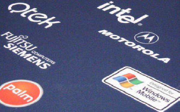 Logom�tter - reklamem�tter, samt r�v�v til m�tter. - alt indenfor gulvreklame og floor Advertising, efter opgave. - eller Bannere - byggepladsskilte, facadebannere og faner efter m�l og opgave.