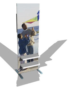 Click&Show SuperDisplay. Dette ved at konfigurere displayet med forskellige basis løsninger der alle giver mulighed for at kombinere produktvisning, eller TV spots i kombination med den ønskede grafiske profil”.