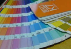 Tampontryk trykkes direkte p� et givent emne, uanset formen.