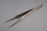 Specialpincet. Med �get peak. En stor hj�lp med peeling af skrifttyper, logoer og piktogrammer.