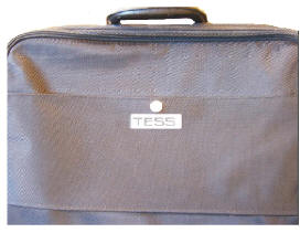 Selvklæbende mærker og etiketter til montering hvor det aktuelt er relevant.