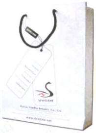 Hangtag Hangtag med segl Stregkoder Produktlabel PVC- og siliconelabels N�gleringe L�deretiketter