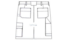 To-farvet shorts i flot design.