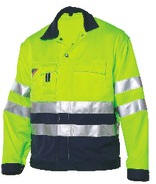 2-farvet EN 471 jakke Model: 1600-420-38062-farvet kort jakke med lynl�s i front. 2 brystlommer hvoraf den venstre er med klap og h�jre har telefonlomme med velcro og klap. 2 store stiklommer. �rmer med justerbare manchetter. Regulerbar talje. Refleks 3M - 9910. Med vand-, olie- og smudsafvisende Fluorescent: 60 % polyester / 40 % cotton 290 g/m�. Contrast fabric Stancord+: 65 % polyester / 35 % cotton 300 g/m�. 