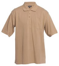 Polo T-shirt med brystlomme Model: 3251-133-40 Polo T-shirt i kraftig bomuldskvalitet med stolpelukning, brystlomme og korte �rmer. 100 % bomuld 220 g/m�. 