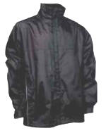 STONEWALL 10410 0 0 Herre regn jakke. For og baglommer, perfekt til scorekort og handske med lynlås. Snoretræk forneden. Blød og varm microfleece i krave. Refleks piping.