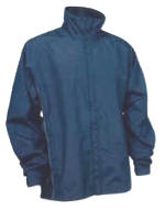 STONEWALL 10410 0 0 Herre regn jakke. For og baglommer, perfekt til scorekort og handske med lynlås. Snoretræk forneden. Blød og varm microfleece i krave. Refleks piping.