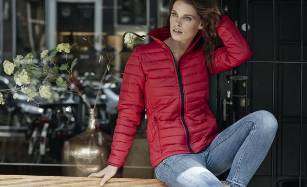 TeeJays Zepelin jakke. Polyester 300T med polyester padding og foer S - XXXL