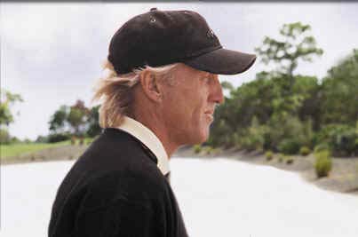 Efterfølgende informationer om GREG NORMAN´s produkter er dagsaktuelle og kan sædvanligvis leveres efter ordre omgående uden bearbejdning. Med tryk og broderi efter aftale.
