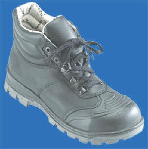 636-17 Walki� Soft Bred fodformet sikkerhedsst�vlet med ankelpolstring og udvendig t�forst�rker.