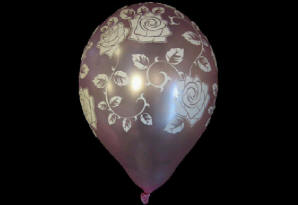 Roser på Pink ballon. Dess.: 41200. Metal balloner med roser. Rund metallic ballon med globaltryk