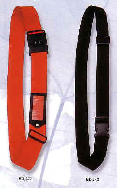 Lanyards med Safelock, B�lter, Kuffertremme, Handstraps, Karabinhager, Id-holder, Blinkende badge med magnet, Kompas, Fl�jter, Skosn�re, og meget mere.