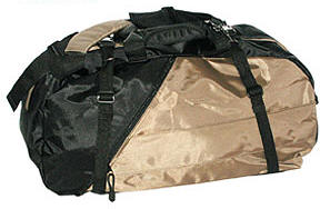 420D Twill/600D/420D PVC Rejsetaske. Lynl�s i front og p� lommer. Strop til justering, og skulderrem med metalsp�nde. 