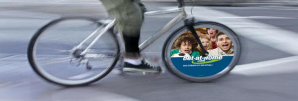 reklamehjul-bet-at-home Reklamecykel unik cykelreklame reklame p� hjul passer til alle cykler eget design p� din cykel unikt medie branding brand dit firma perfekt til firmacykler med logo mobil blikfang budskab p� cykelhjul outdoor medie bliv set i trafikken bybilledet cityreklame autoreklame bilreklame bildekoration taxa taxireklame busreklame golf golfvogn segway hjulkapsler kapsler f�lge bycykel l�necykel  by  - HENT PDF-FILEN OM EMNET HER