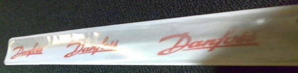 CE-godkendte reflekshangers, vest, brikker, eller blot refleks, i alle afskygninger, fra lager eller i produktion, efter tilbud.