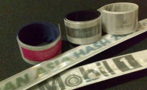 CE-godkendte reflekshangers, vest, brikker, eller blot refleks, i alle afskygninger, fra lager eller i produktion, efter tilbud.