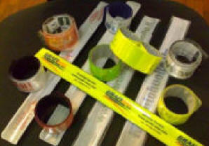 CE-godkendte reflekshangers, vest, brikker, eller blot refleks, i alle afskygninger, fra lager eller i produktion, efter tilbud.